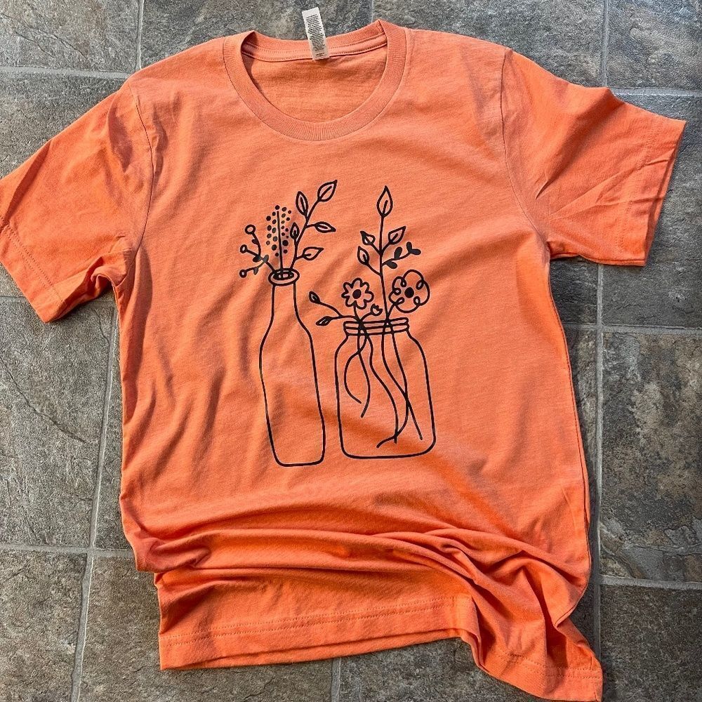 Bottled Flowers T-shirt‎